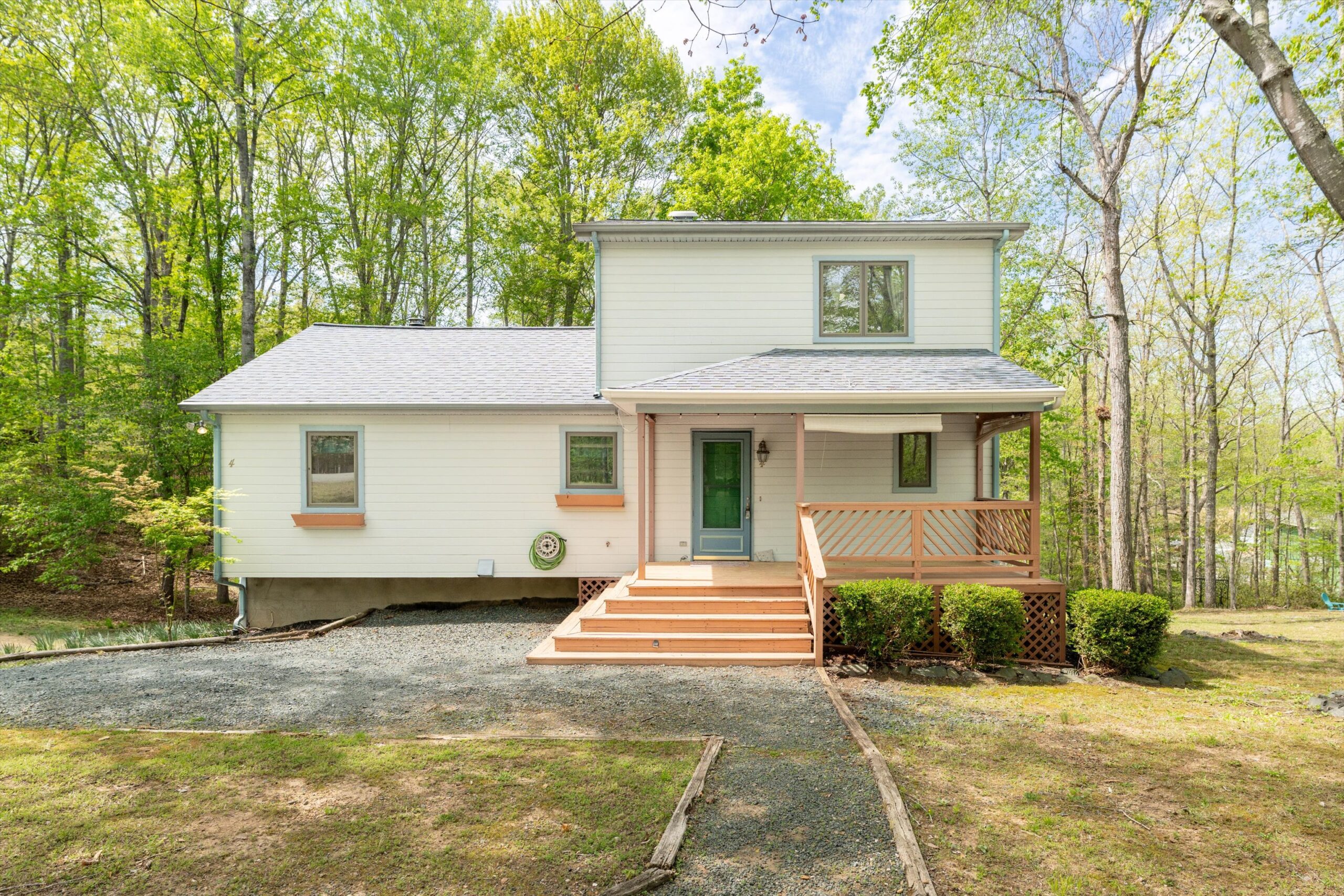 02-4 Nutwood Cir-002