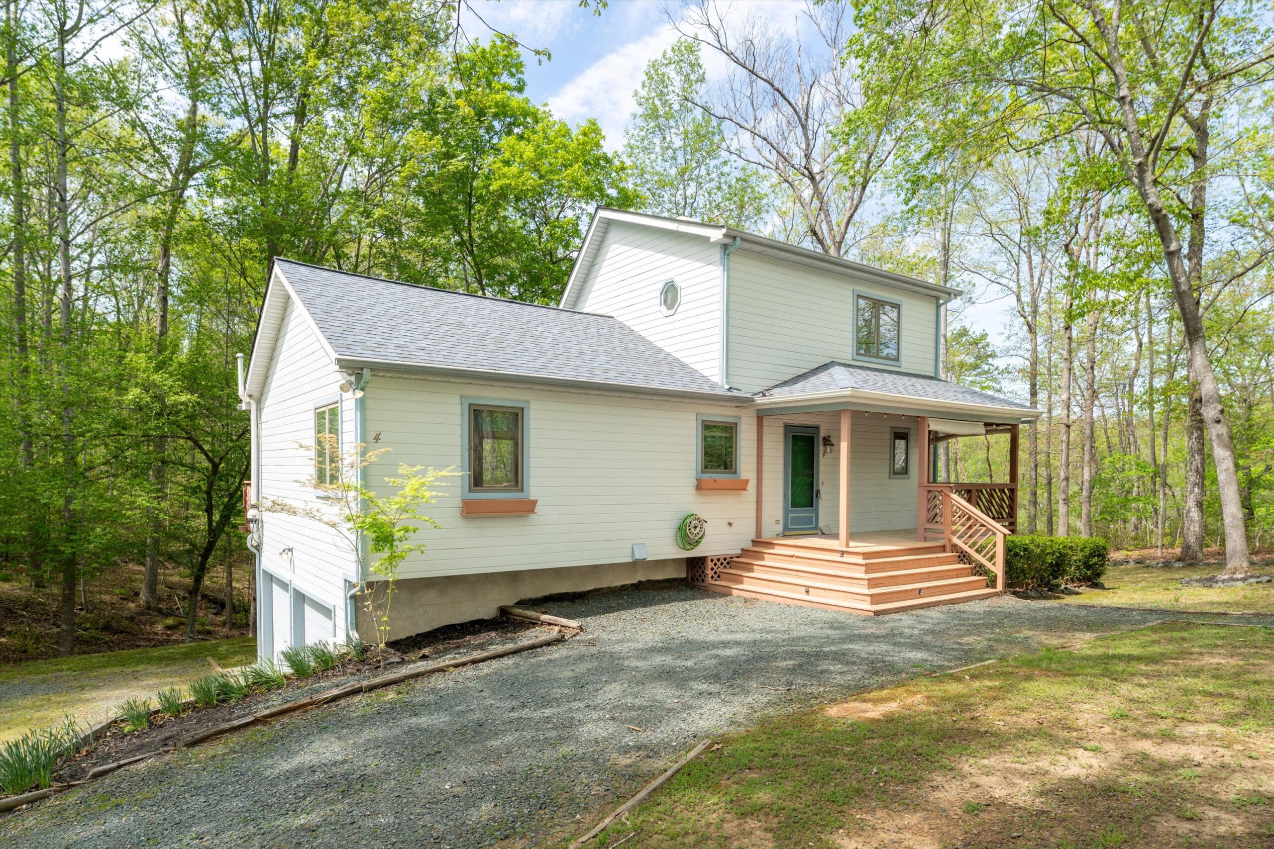 06-4 Nutwood Cir-003