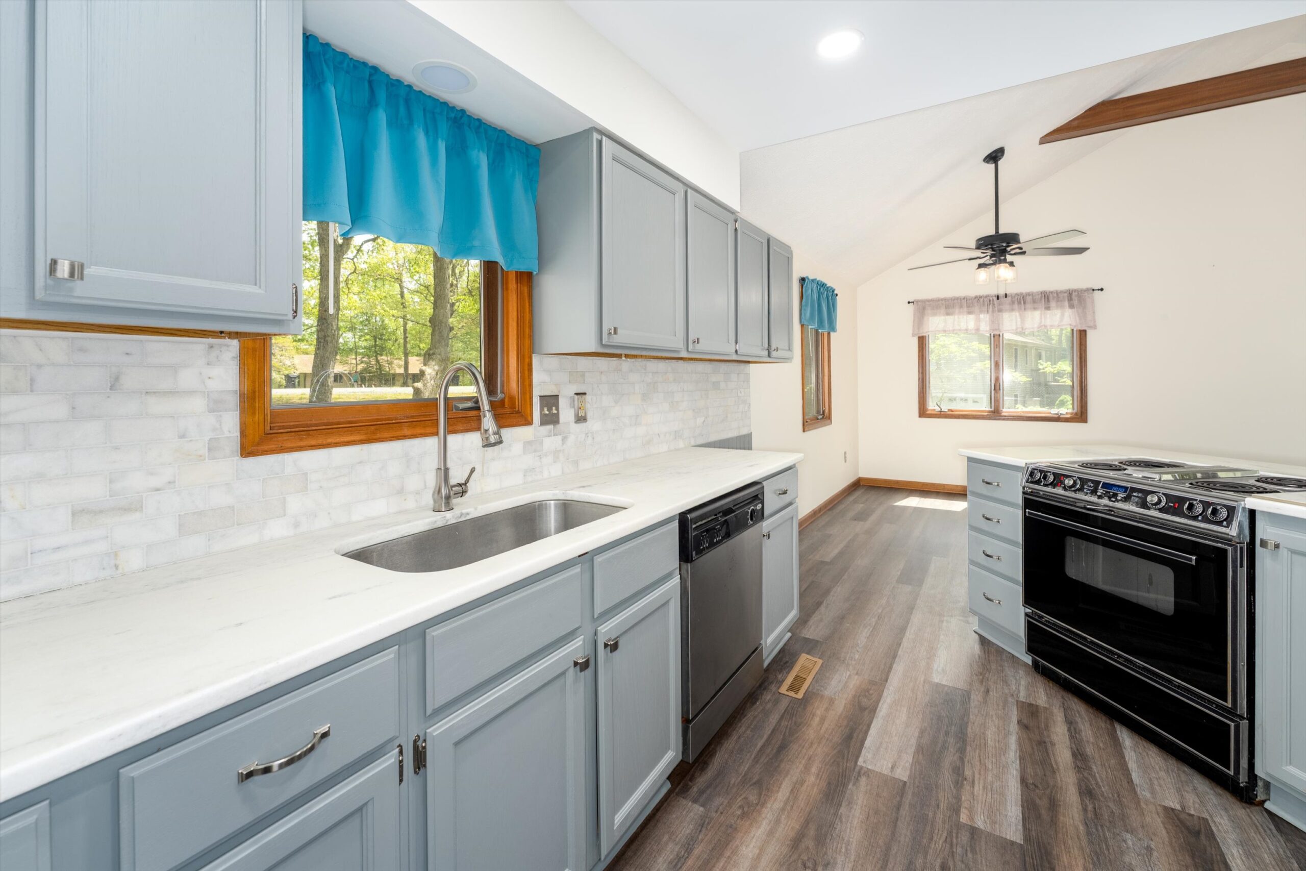 08-4 Nutwood Cir-016
