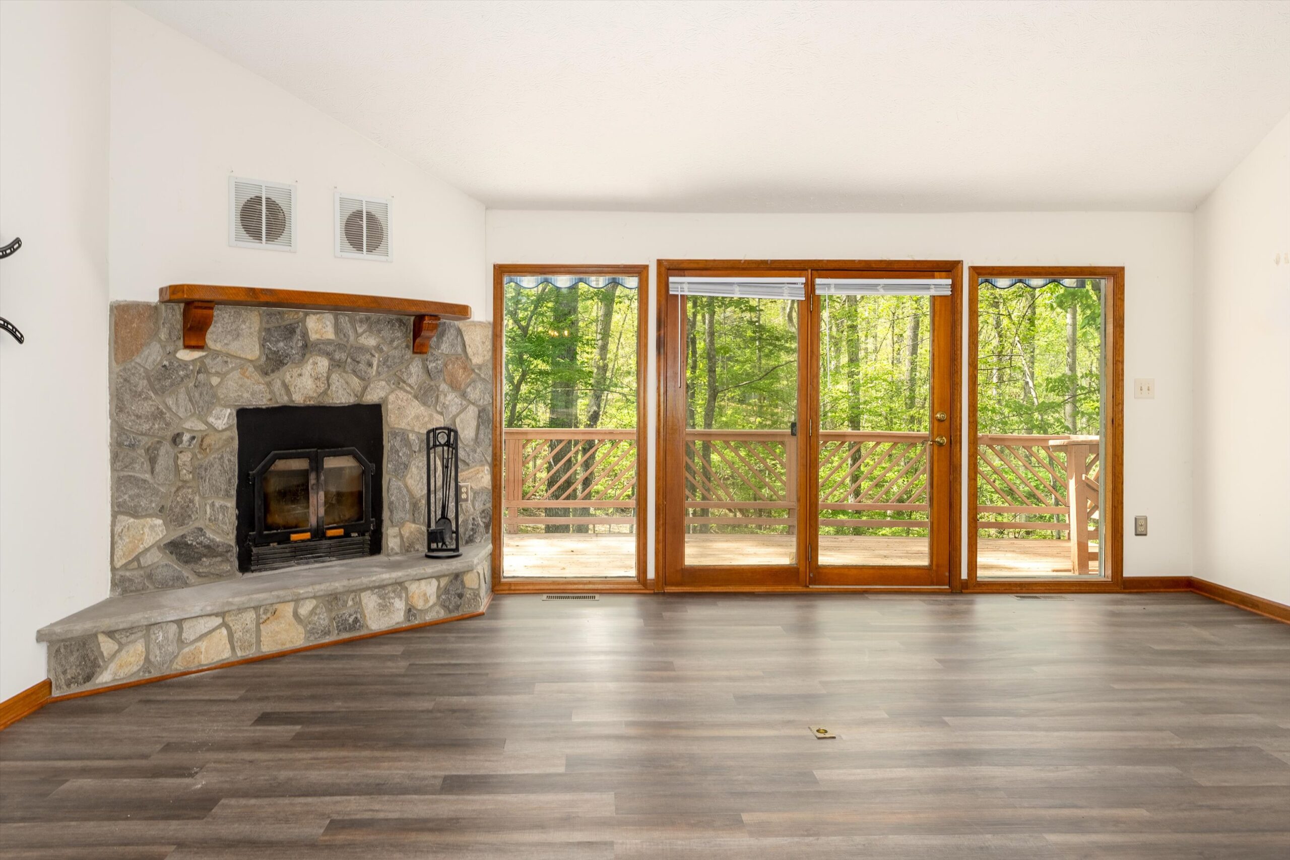 19-4 Nutwood Cir-023