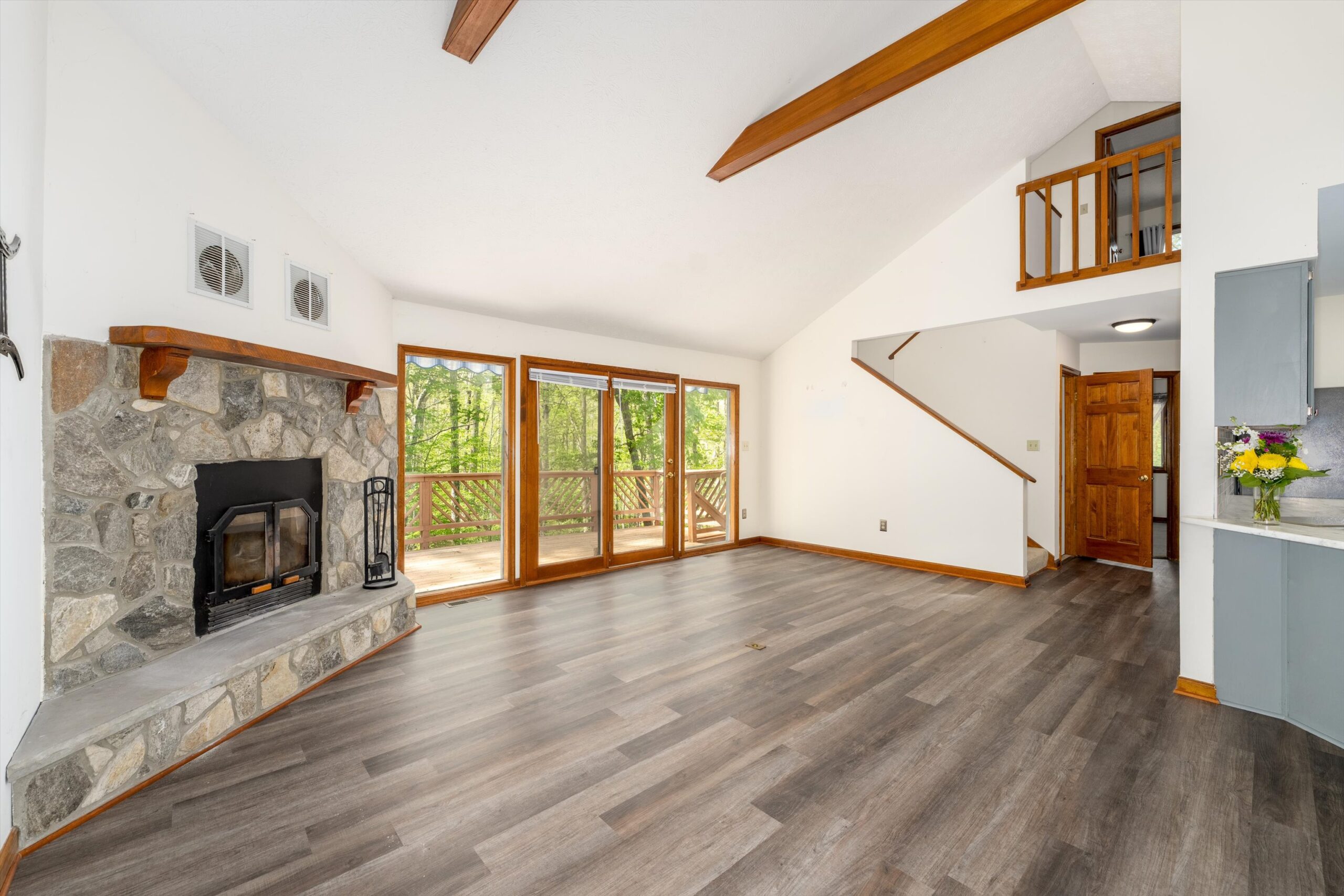 22-4 Nutwood Cir-026