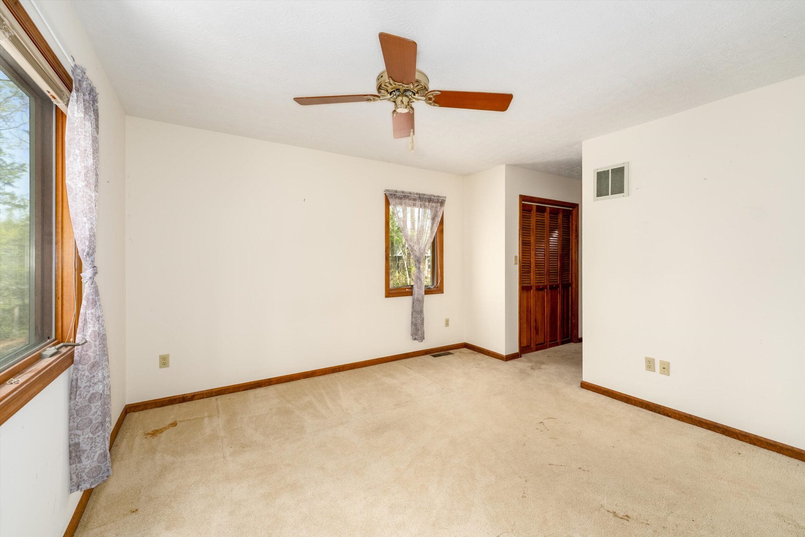 28-4 Nutwood Cir-031