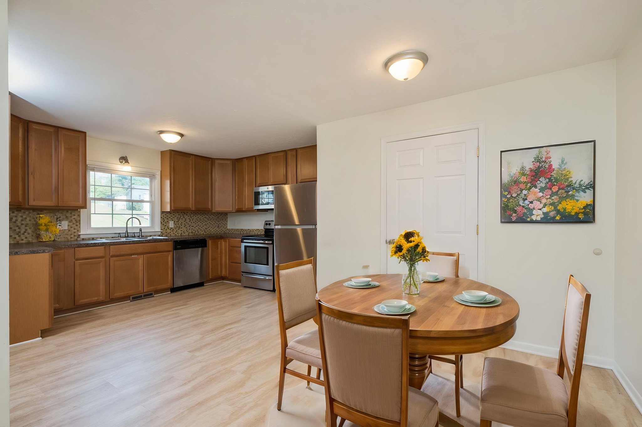 13-web-or-mls-308-carlton-rd-a