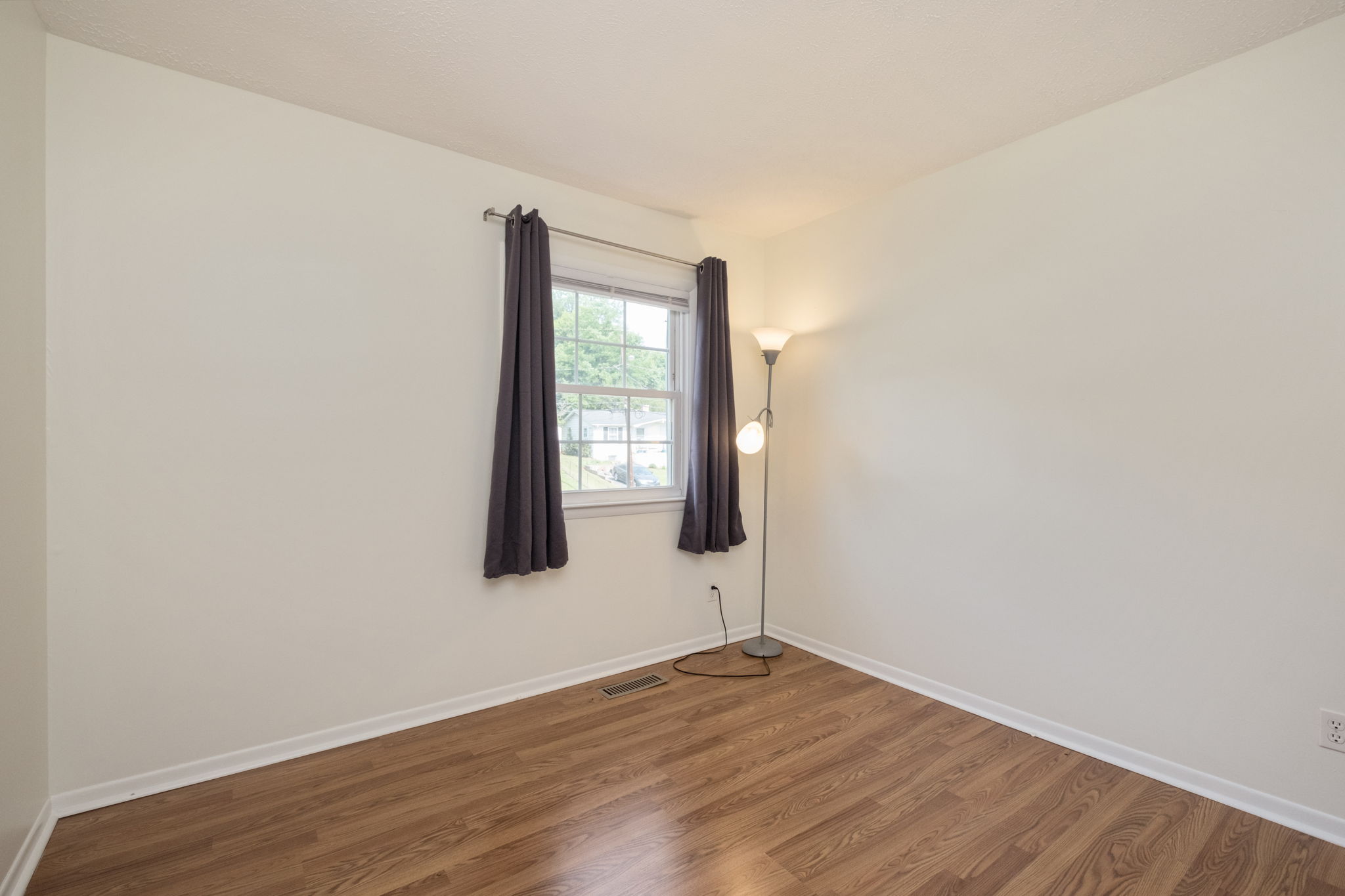 19-web-or-mls-308-carlton-rd-a