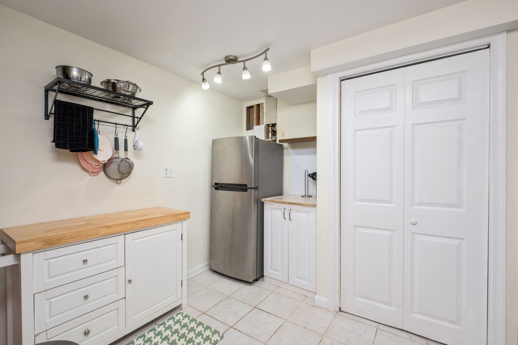 27-web-or-mls-308-carlton-rd-a