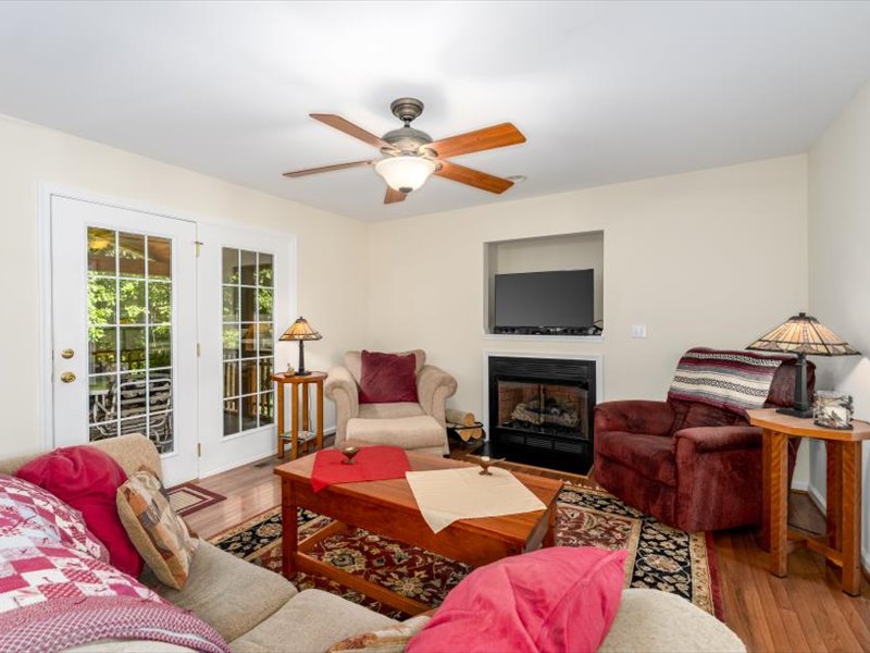 21-10 Cliftwood Rd-021