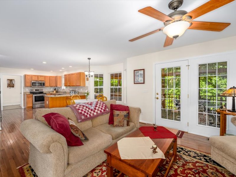 24-10 Cliftwood Rd-023