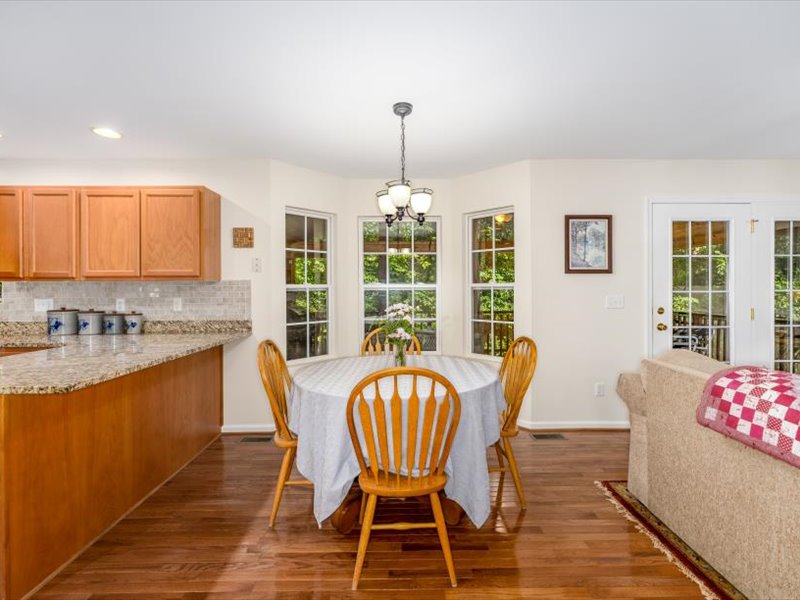 31-10 Cliftwood Rd-024