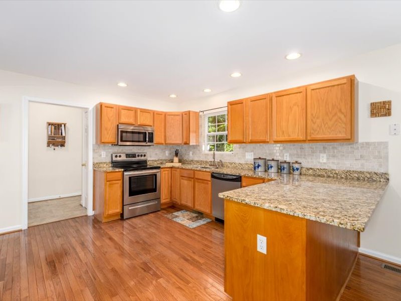 33-10 Cliftwood Rd-026