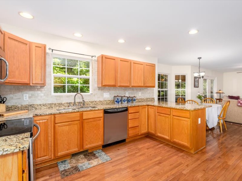 37-10 Cliftwood Rd-027