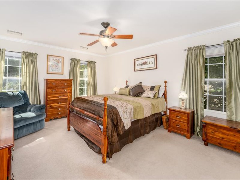 46-10 Cliftwood Rd-052
