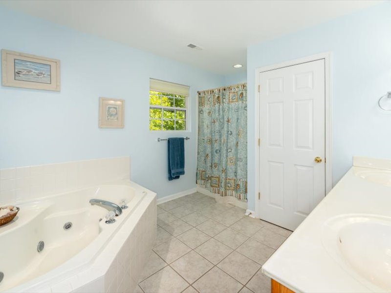 50-10 Cliftwood Rd-056
