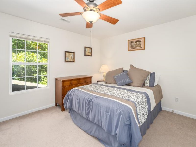 59-10 Cliftwood Rd-051
