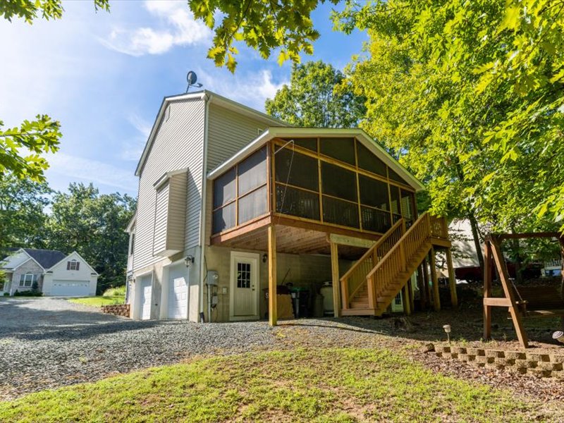 62-10 Cliftwood Rd-001
